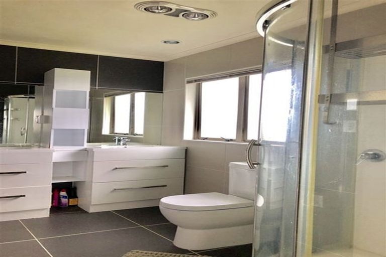 Photo of property in 9 Breon Place, Flat Bush, Auckland, 2016