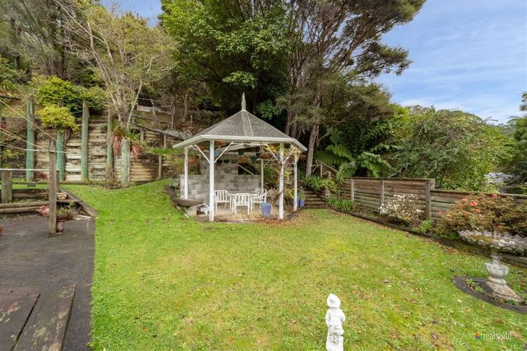 Photo of property in 150 Kamahi Street, Stokes Valley, Lower Hutt, 5019