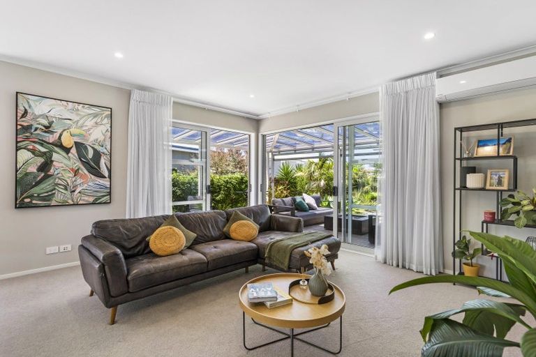 Photo of property in 23 Kukuwai Avenue, Red Beach, 0932