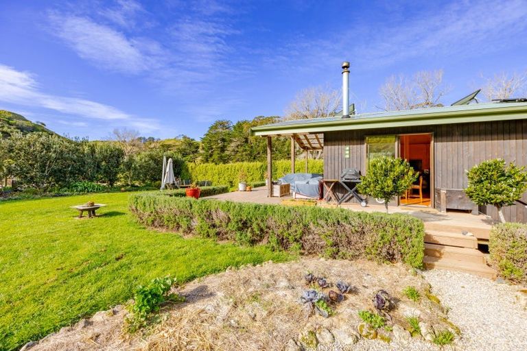 Photo of property in 73 Mangakuri Road, Kairakau, Havelock North, 4295