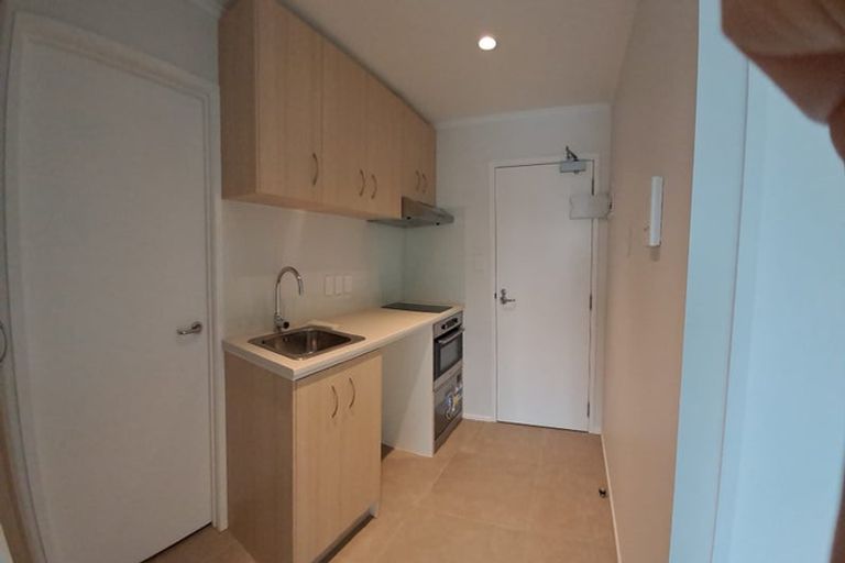 Photo of property in 2e/30 Westward Ho, Glen Eden, Auckland, 0602