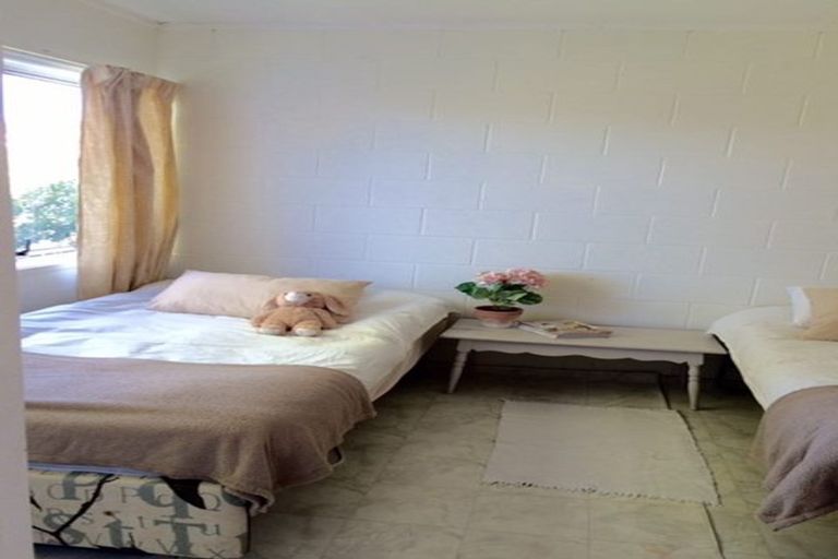 Photo of property in 13 Rossmore Terrace, Murrays Bay, Auckland, 0630