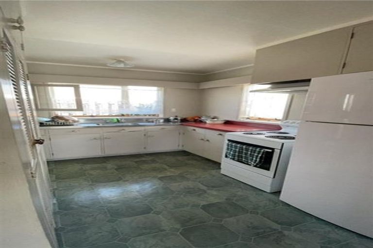 Photo of property in 2/12 Wood Street, Papakura, 2110