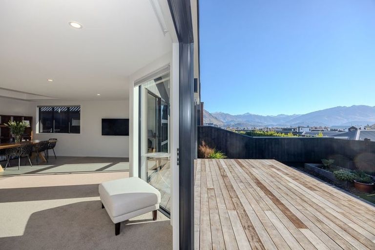 Photo of property in 71 Farrant Drive, Wanaka, 9305