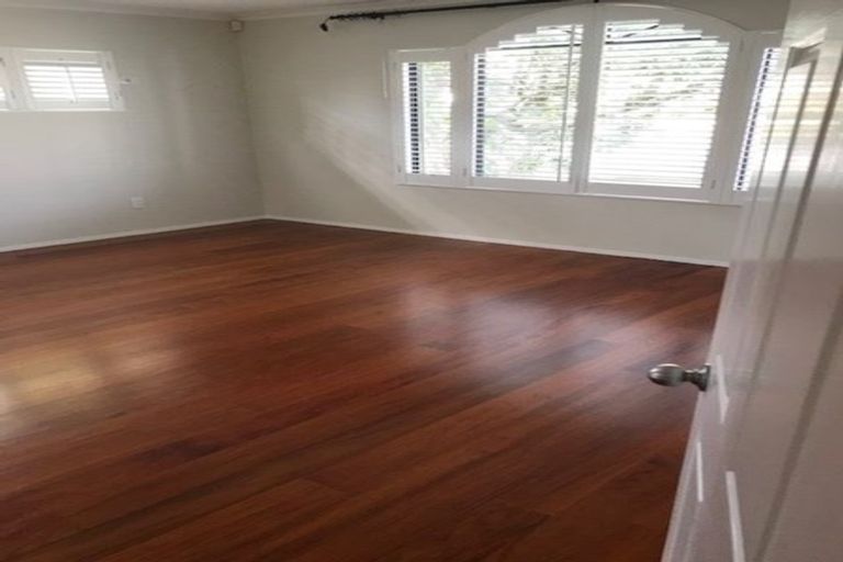 Photo of property in 5 Hobie Court, West Harbour, Auckland, 0618