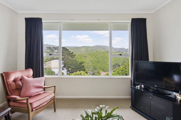 Photo of property in 1/10 Camrose Grove, Kingston, Wellington, 6021