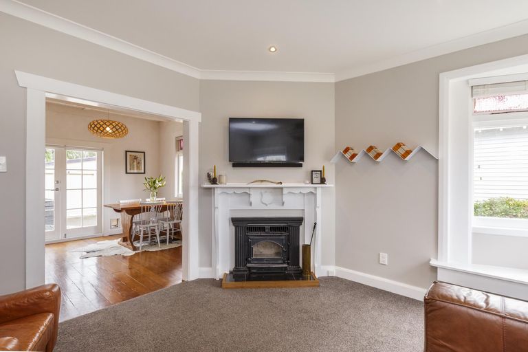 Photo of property in 17 Chelwood Street, Takaro, Palmerston North, 4412