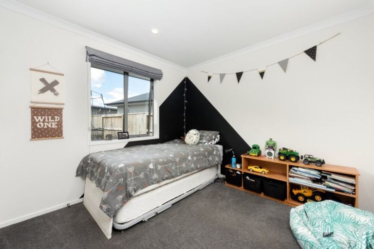 Photo of property in 80 Awataha Crescent, Pyes Pa, Tauranga, 3110