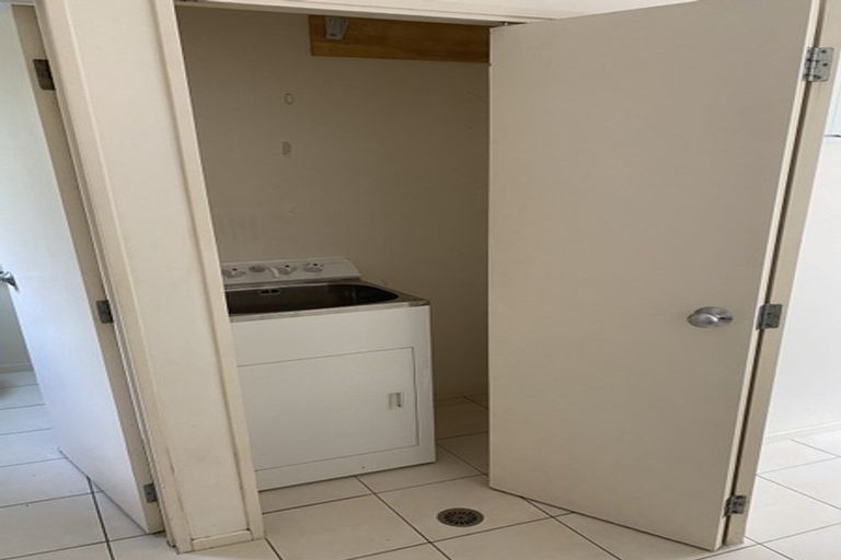 Photo of property in 3e/20 Ian Marwick Place, Birkenhead, Auckland, 0626