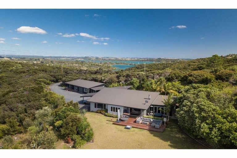 Photo of property in 240 Wharau Road, Kerikeri, 0293