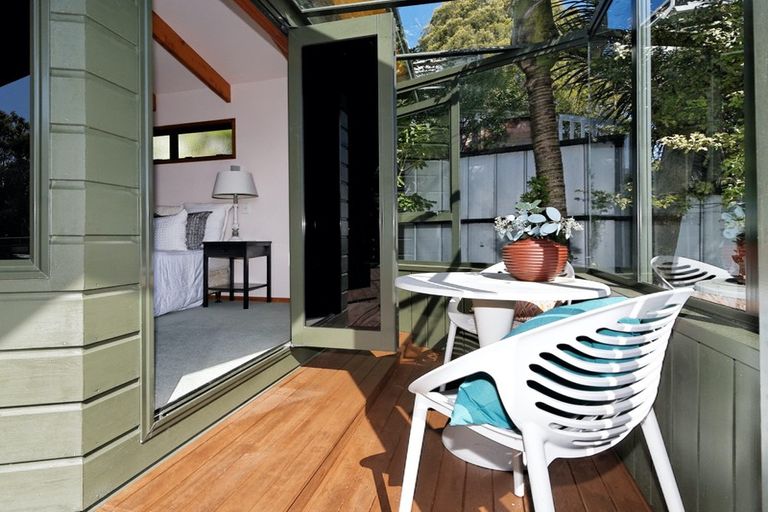 Photo of property in 26 Piha Road, Piha, 0772