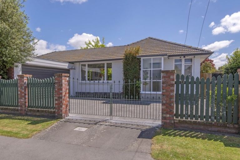 Photo of property in 1/6 Penhelig Place, Burnside, Christchurch, 8053
