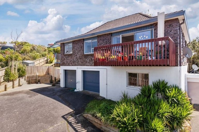 Photo of property in 1/127 Stapleford Crescent, Browns Bay, Auckland, 0630