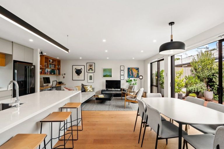 Photo of property in 199a Springfield Road, St Albans, Christchurch, 8014