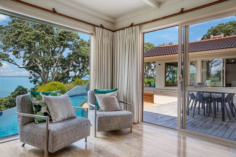 Photo of property in 913 Beach Road, Waiake, Auckland, 0630