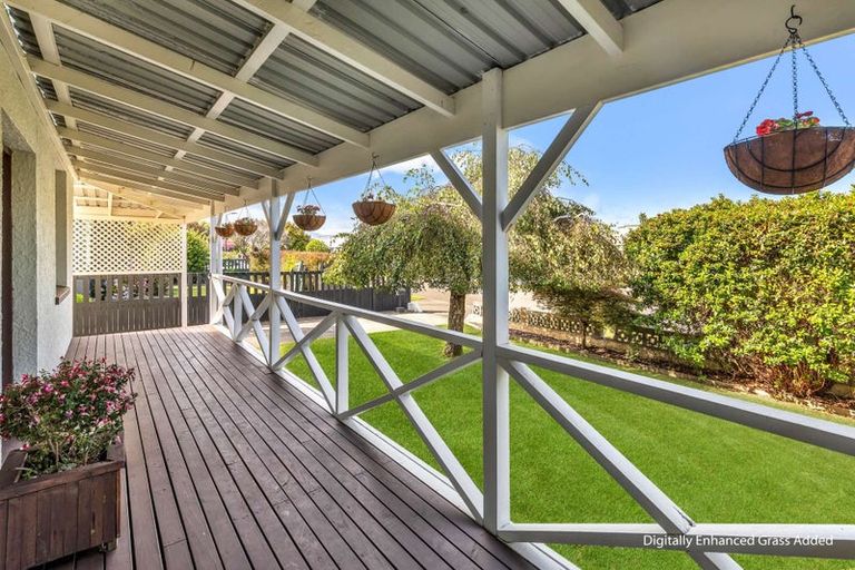Photo of property in 5 Rangitira Avenue, Palmerston North, 4414