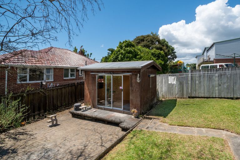 Photo of property in 277 Glengarry Road, Glen Eden, Auckland, 0602