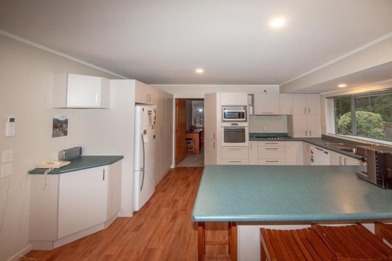 Photo of property in 10 Myers Grove, Churton Park, Wellington, 6037