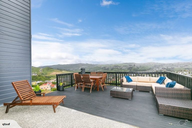 Photo of property in 67 Erlestoke Crescent, Churton Park, Wellington, 6037