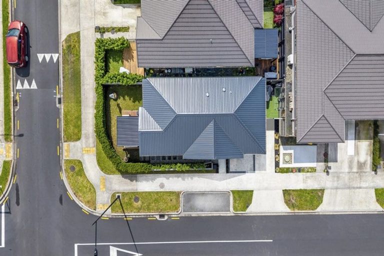 Photo of property in 30 Whareatua Avenue, Takanini, 2112