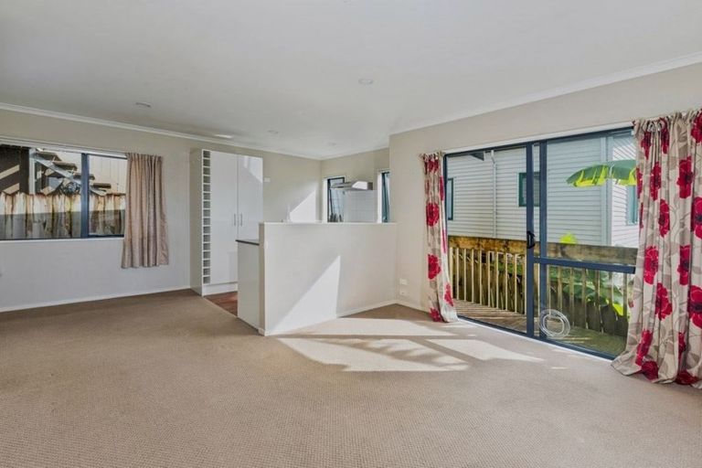 Photo of property in 56 Parrs Cross Road, Henderson, Auckland, 0612