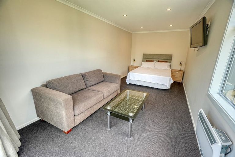 Photo of property in 42 Koe Street, Moana, 7872