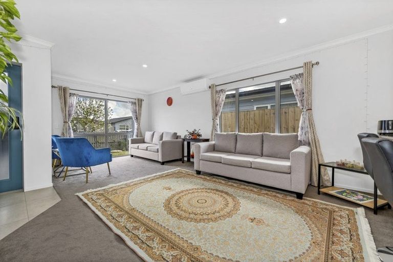 Photo of property in 13 Kapowai Boulevard, Takanini, 2112