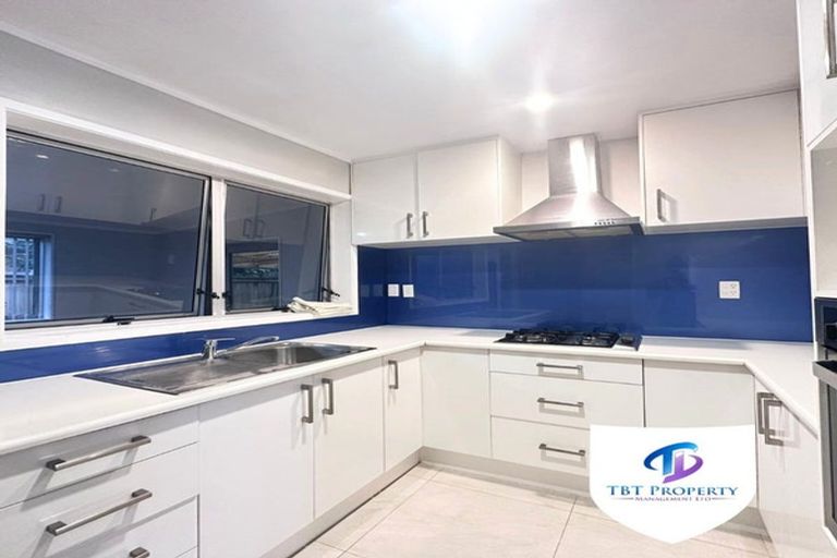 Photo of property in 2/13 Lochinver Road, Papatoetoe, Auckland, 2025