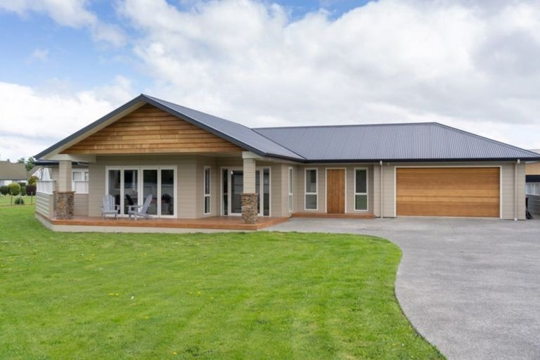 Photo of property in 18 Mervyn Brown Place, Solway, Masterton, 5810