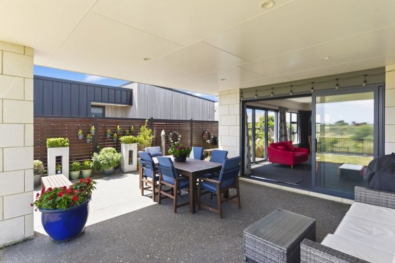 Photo of property in 19 Taranui Way, Paraparaumu Beach, Paraparaumu, 5032