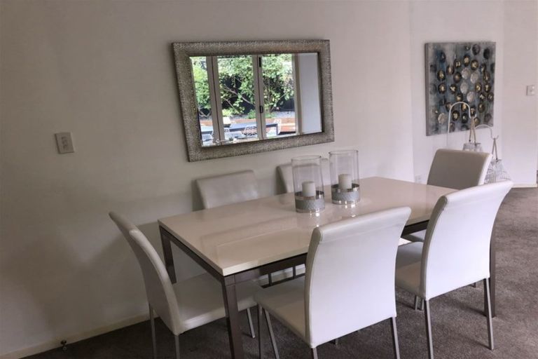 Photo of property in 8 Red Oak Place, Schnapper Rock, Auckland, 0632