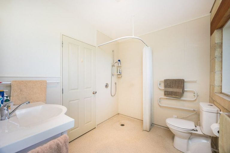Photo of property in 63 Sutherland Road, Sanson, Palmerston North, 4479