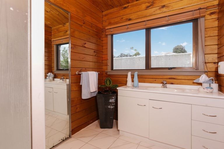 Photo of property in 1/9 Rewa Street, New Lynn, Auckland, 0600