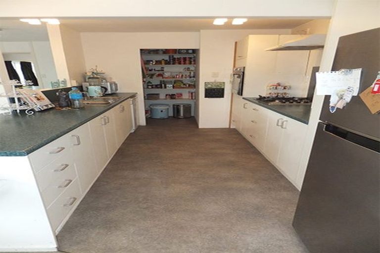 Photo of property in 211 Avonhead Road, Avonhead, Christchurch, 8042