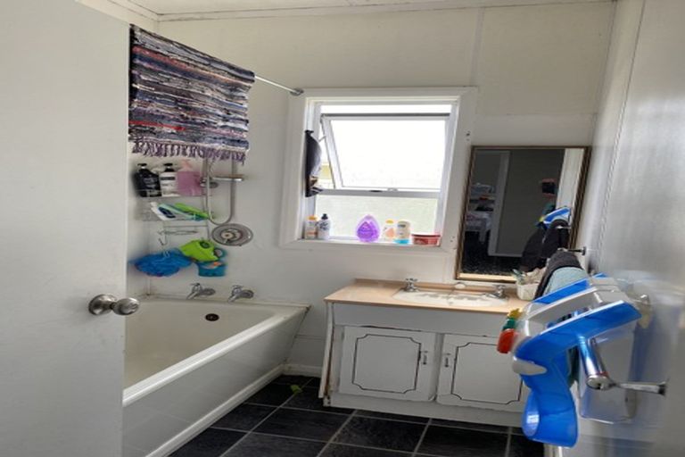 Photo of property in 14 Leicester Street, Patea, 4520