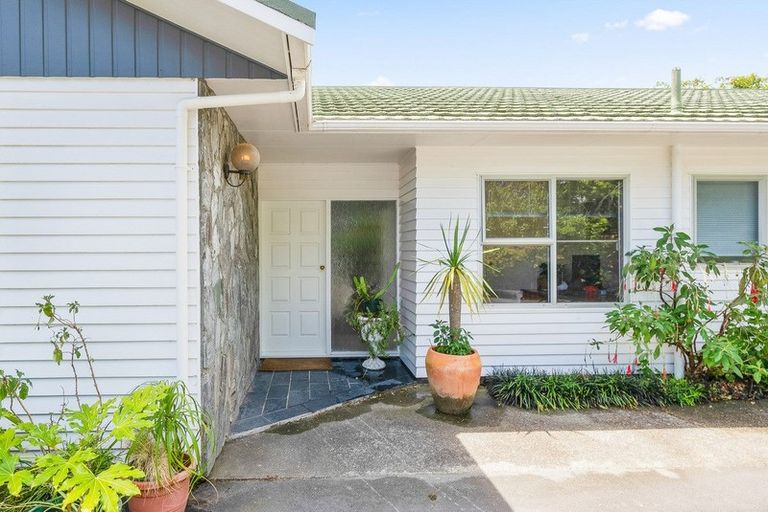 Photo of property in 307 Te Moana Road, Waikanae, 5036