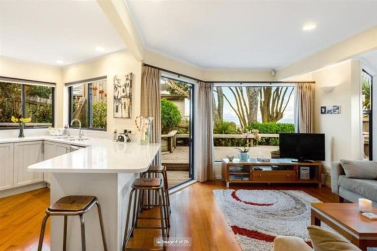 Photo of property in 7a View Road, Campbells Bay, Auckland, 0630