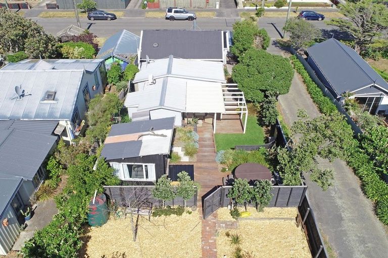 Photo of property in 135 Pine Avenue, South New Brighton, Christchurch, 8062