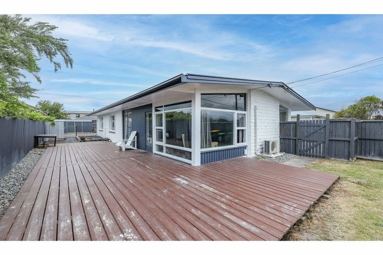 Photo of property in 181 Palmers Road, New Brighton, Christchurch, 8083