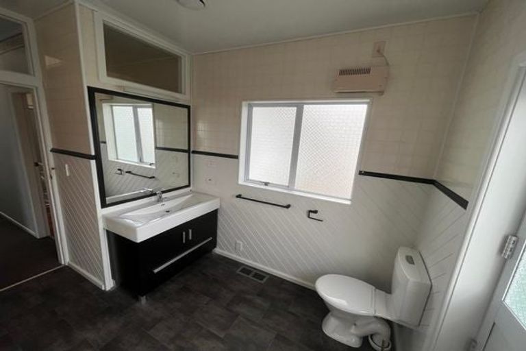 Photo of property in 1118 Fergusson Drive, Clouston Park, Upper Hutt, 5018