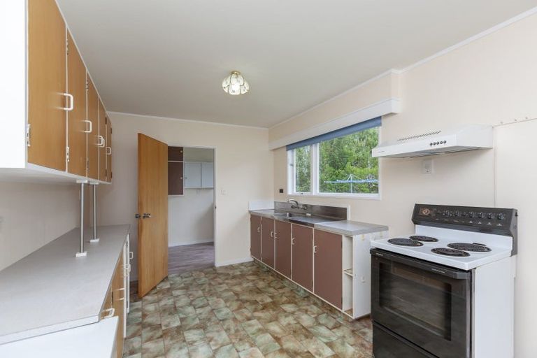 Photo of property in 17 Buckley Grove, Paraparaumu, 5032