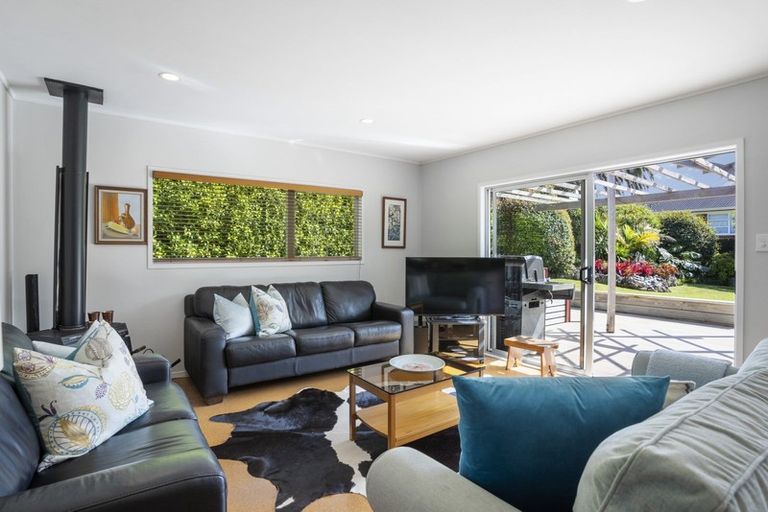 Photo of property in 11 Northgrove Avenue, Hillcrest, Auckland, 0627