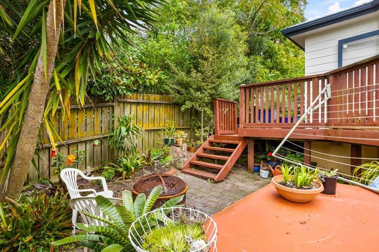 Photo of property in 2/25 Anne Mclean Drive, Bayview, Auckland, 0629