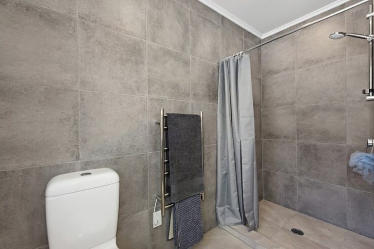 Photo of property in 102 Horoeka Street, Stokes Valley, Lower Hutt, 5019