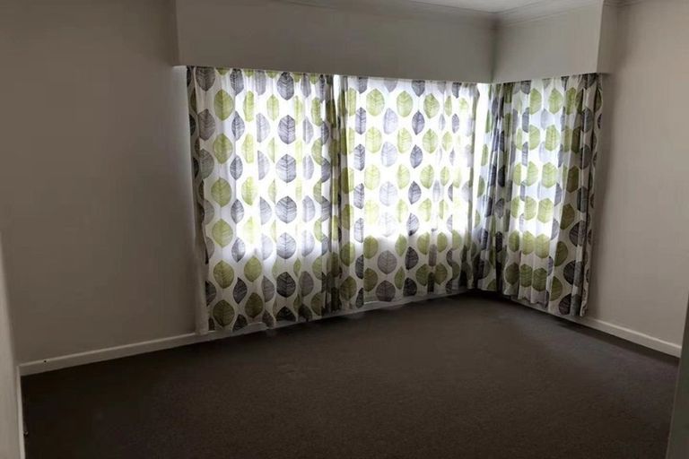 Photo of property in 43 Bradbury Road, Botany Downs, Auckland, 2010