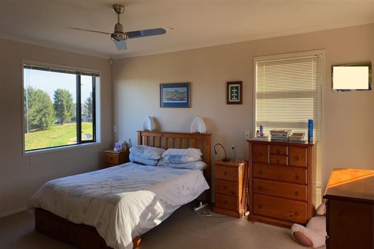 Photo of property in 20 Keepers Drive, Gulf Harbour, Whangaparaoa, 0930