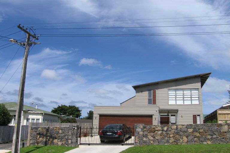 Photo of property in 20 Himikera Avenue, Avondale, Auckland, 1026
