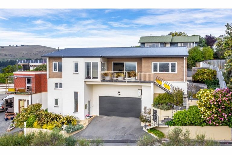 Photo of property in 2/4 Millhill Lane, Huntsbury, Christchurch, 8022