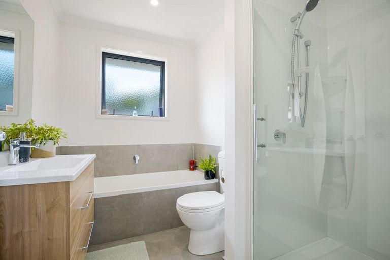 Photo of property in 5 St Julia Court, Helensville, 0800