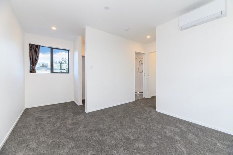 Photo of property in 5/60 Triangle Road, Massey, Auckland, 0614